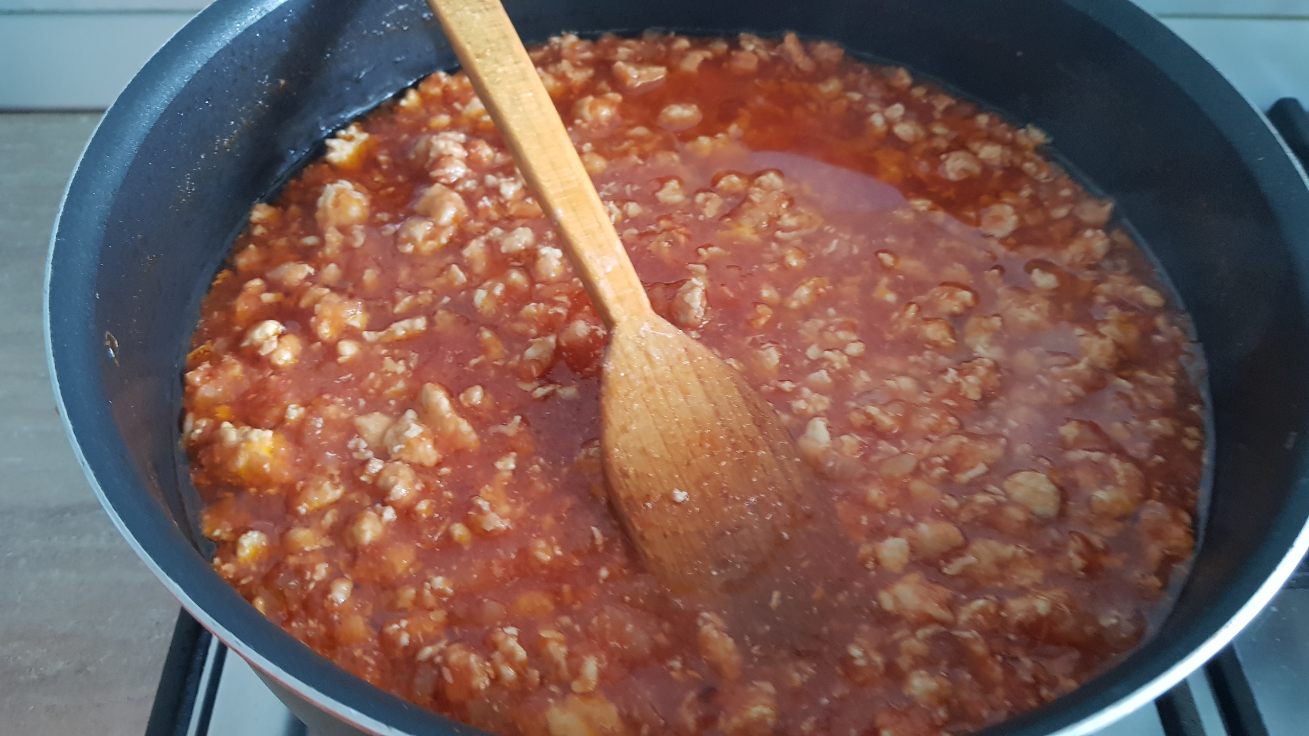 Paste cu carne de pui si sos bechamel