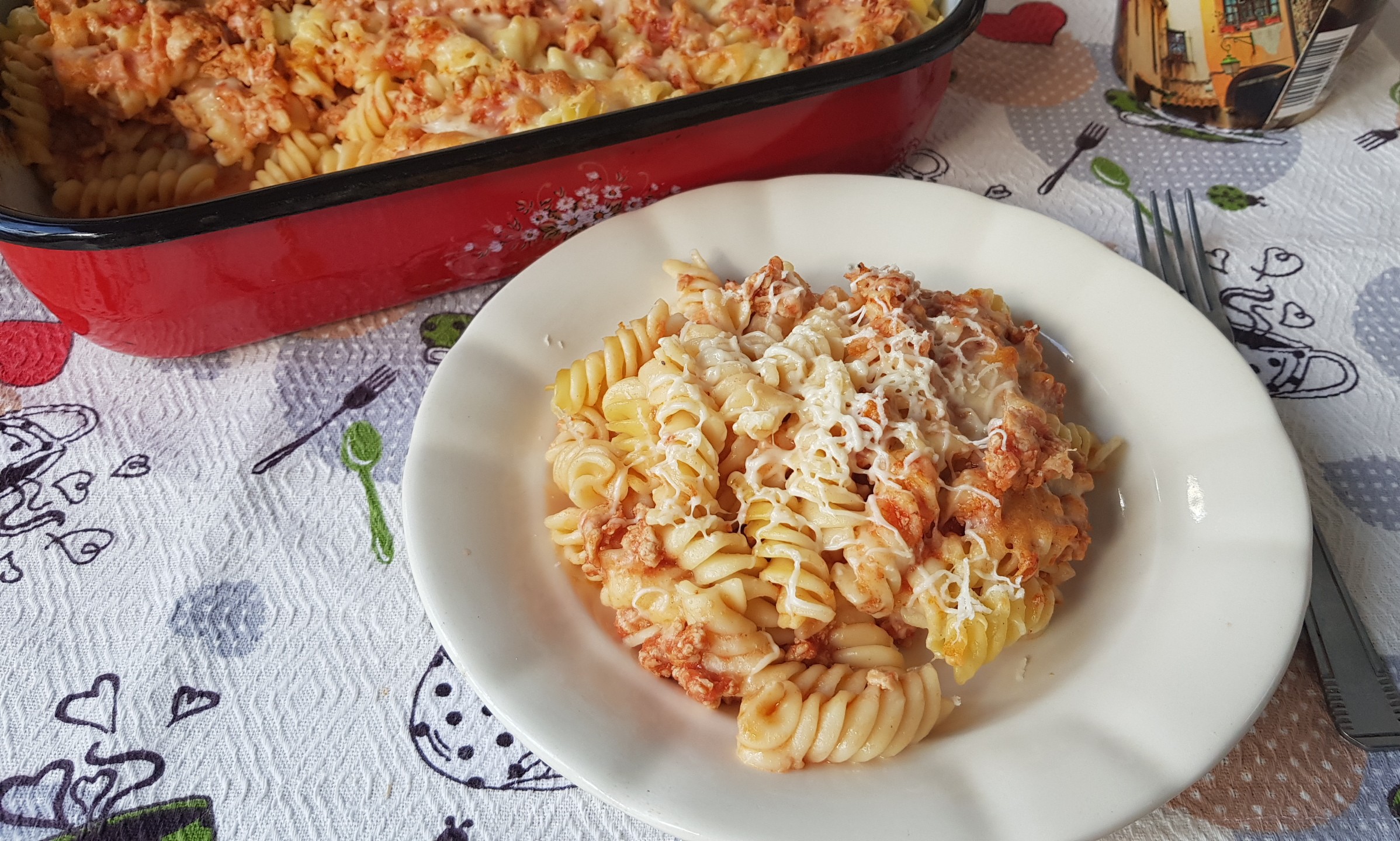 Paste cu carne de pui si sos bechamel