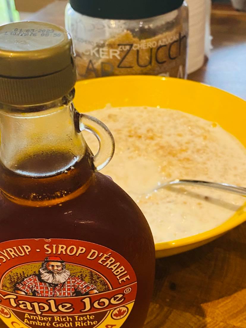 Terci de ovaz( porridge) cu sirop de artar si zahar brun