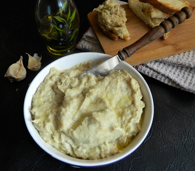 Salata de vinete cu iaurt si usturoi