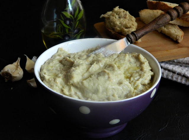 Salata de vinete cu iaurt si usturoi