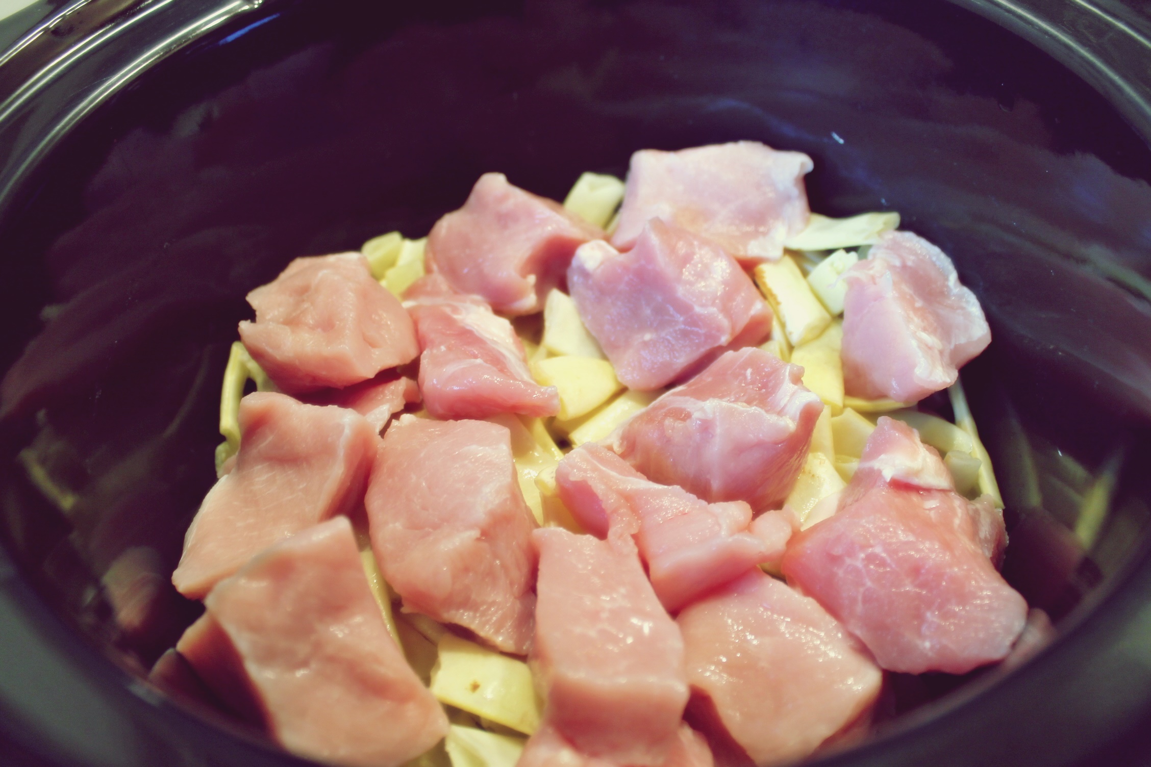 Fasole lata cu porc si sos de mustar la slow cooker Crock Pot