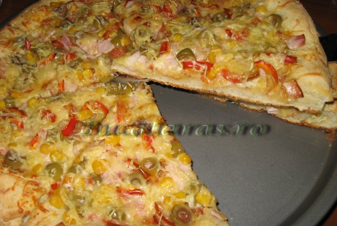 Pizza cu bordura de cascaval