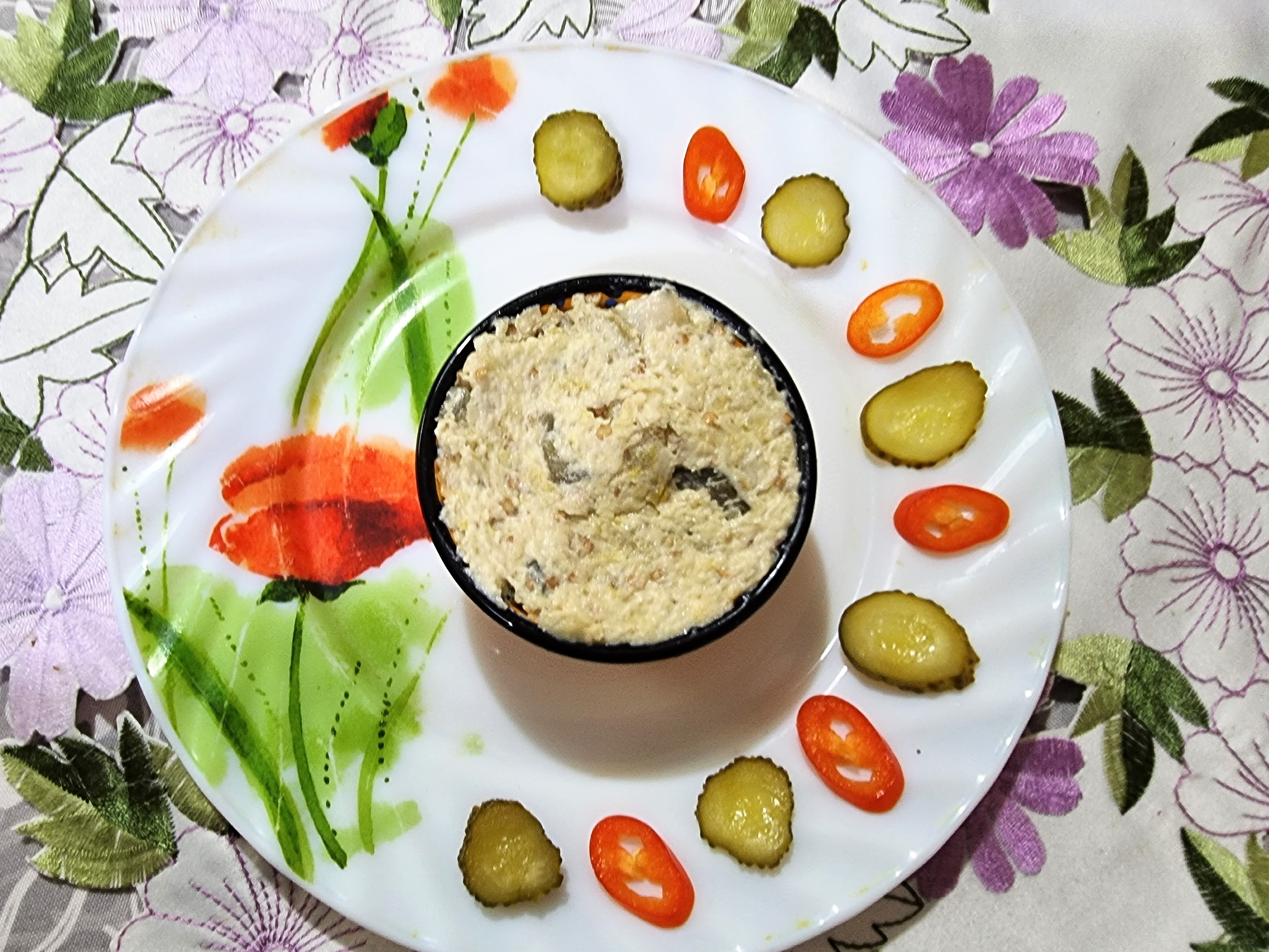 Salata de vinete cu maioneza si castraveti murati