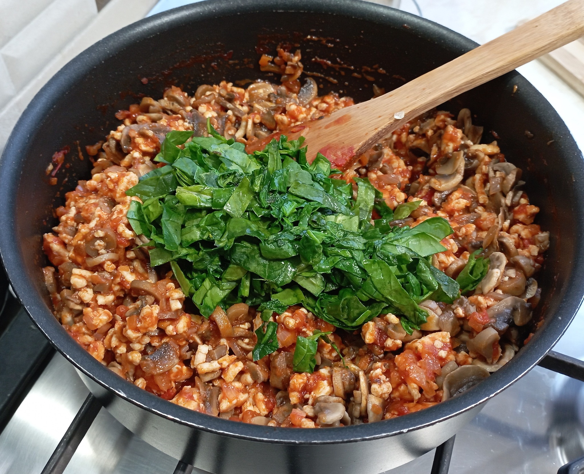 Reteta de lasagna cu carne de curcan, ciuperci si spanac