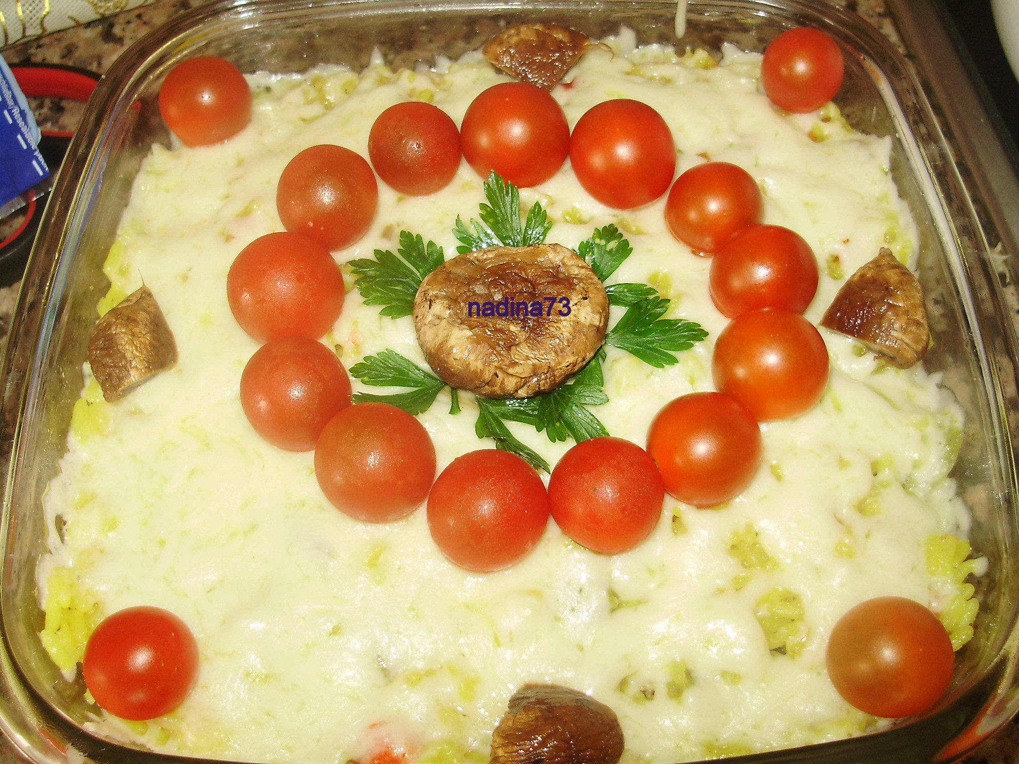 Ciuperci gratinate cu orez si mozzarella