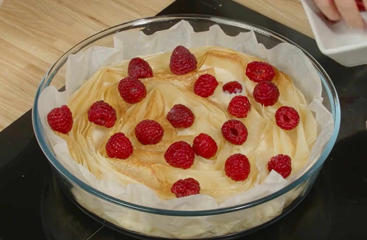 Plăcintă cu lapte condensat - Deliciu dulce -acrișor