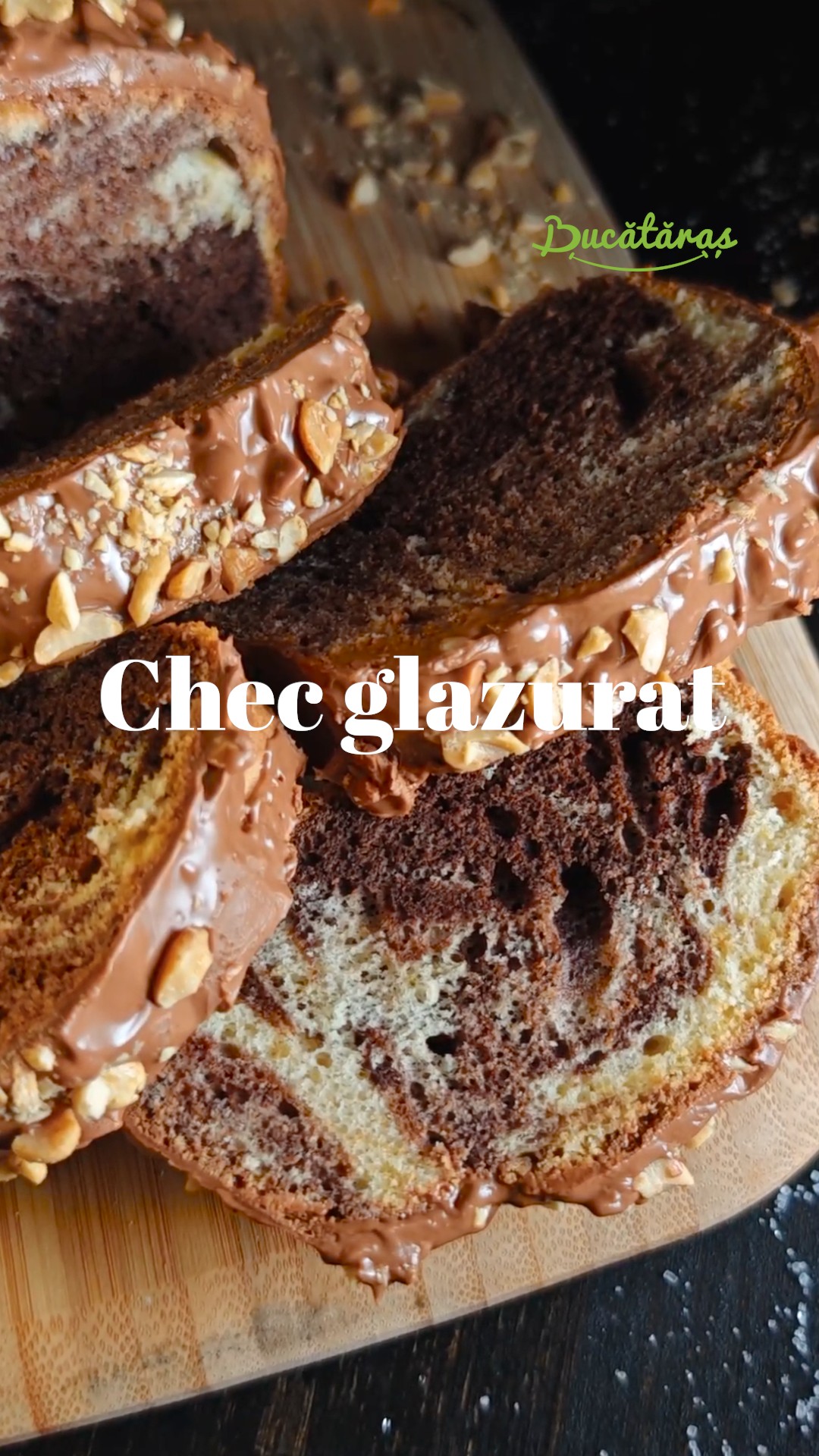 Chec cu ciocolată și alune - Deliciu pufos cu glazură crocantă