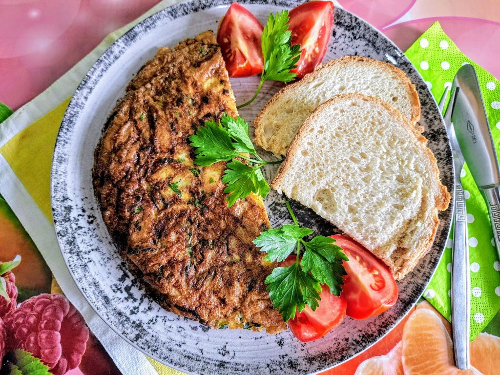Tortilla cu cartofi si ceapa, la tigaie - Reteta gustoasa de omleta spaniola