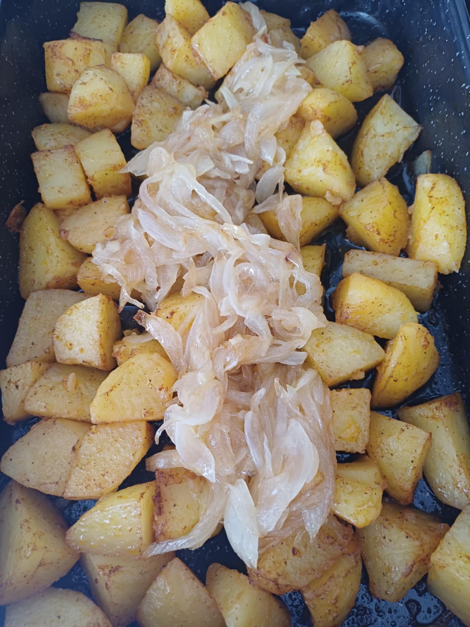 Cartofi lionezi - Reteta simpla si gustoasa de post