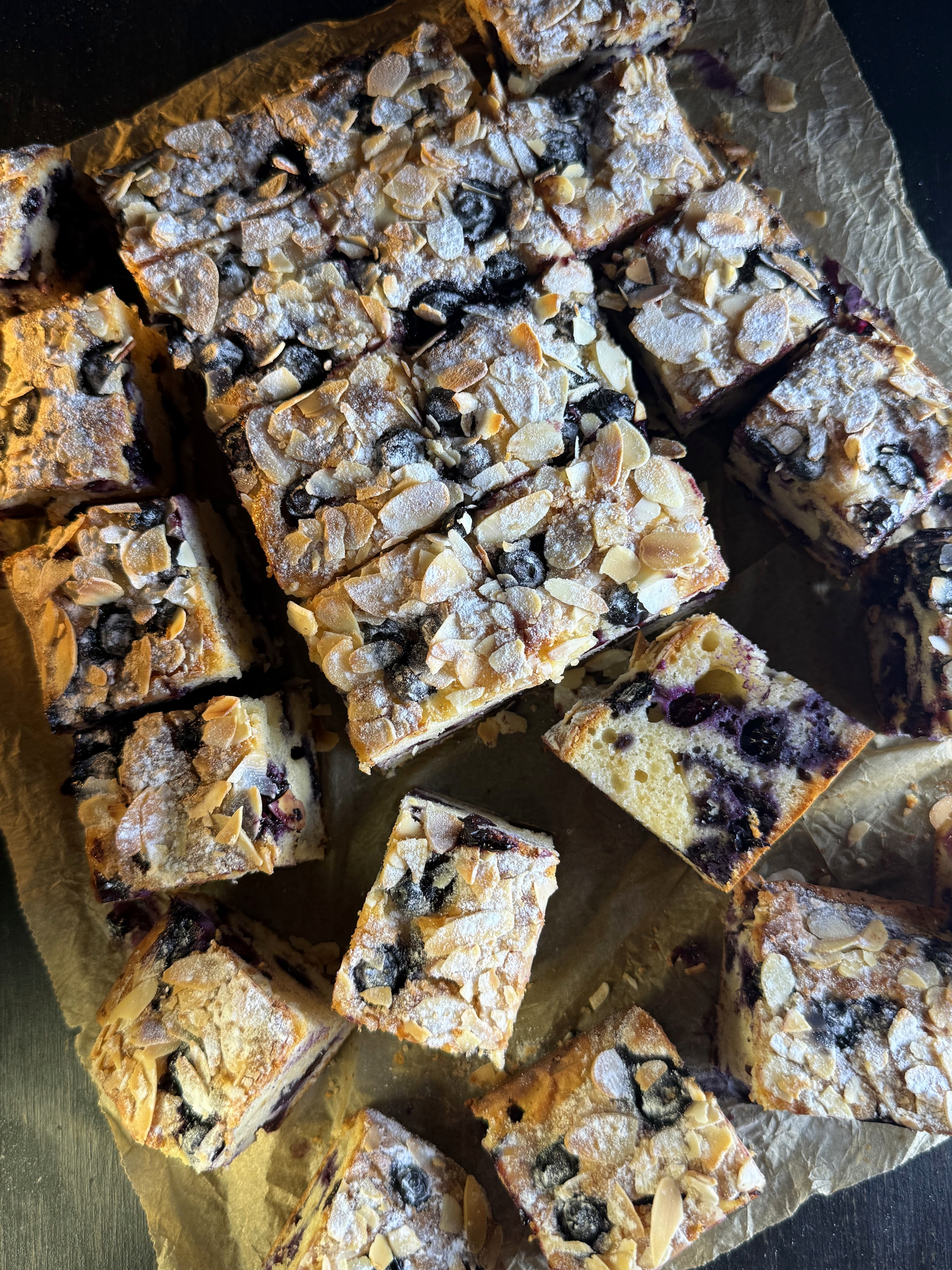 Prăjitura cu afine și lapte condensat - Extraordinar de gustoasă și aromată