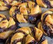 Rulouri cu fistic și gem de vișine - Delicioși și ușor de făcut-1