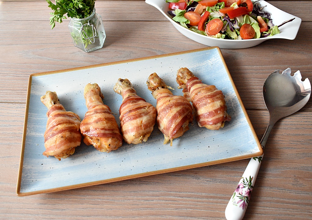 Copanele de pui in bacon - Reteta rapida la cuptor