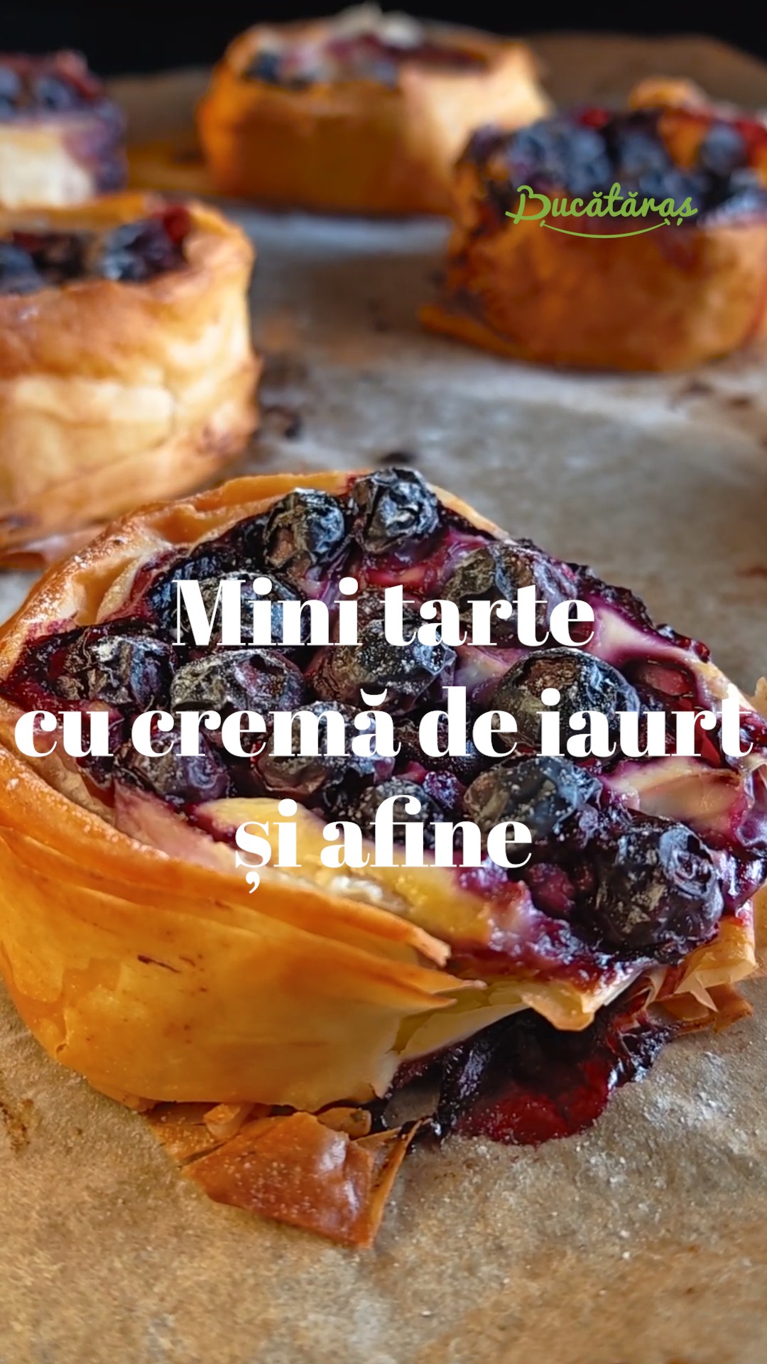 Mini tarte cu cremă de iaurt și afine - Rapide și delicioase