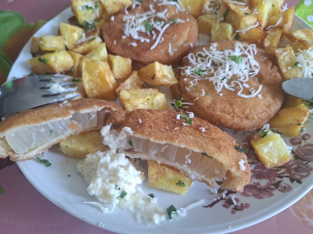 Rondele de ceapa pane, la tigaie – delicioase si simplu de facut