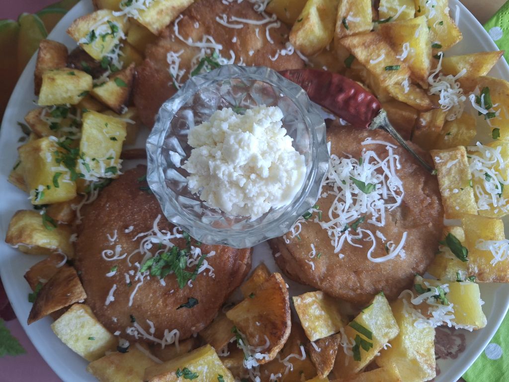 Rondele de ceapa pane, la tigaie – delicioase si simplu de facut