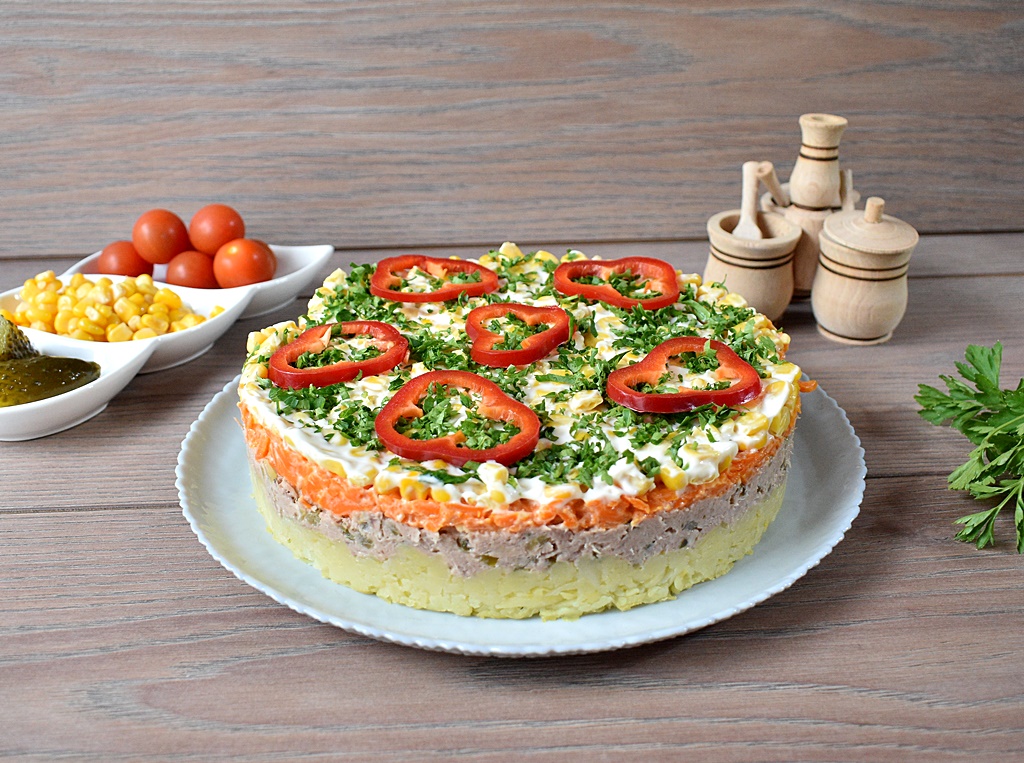 Salata in straturi cu legume si ton