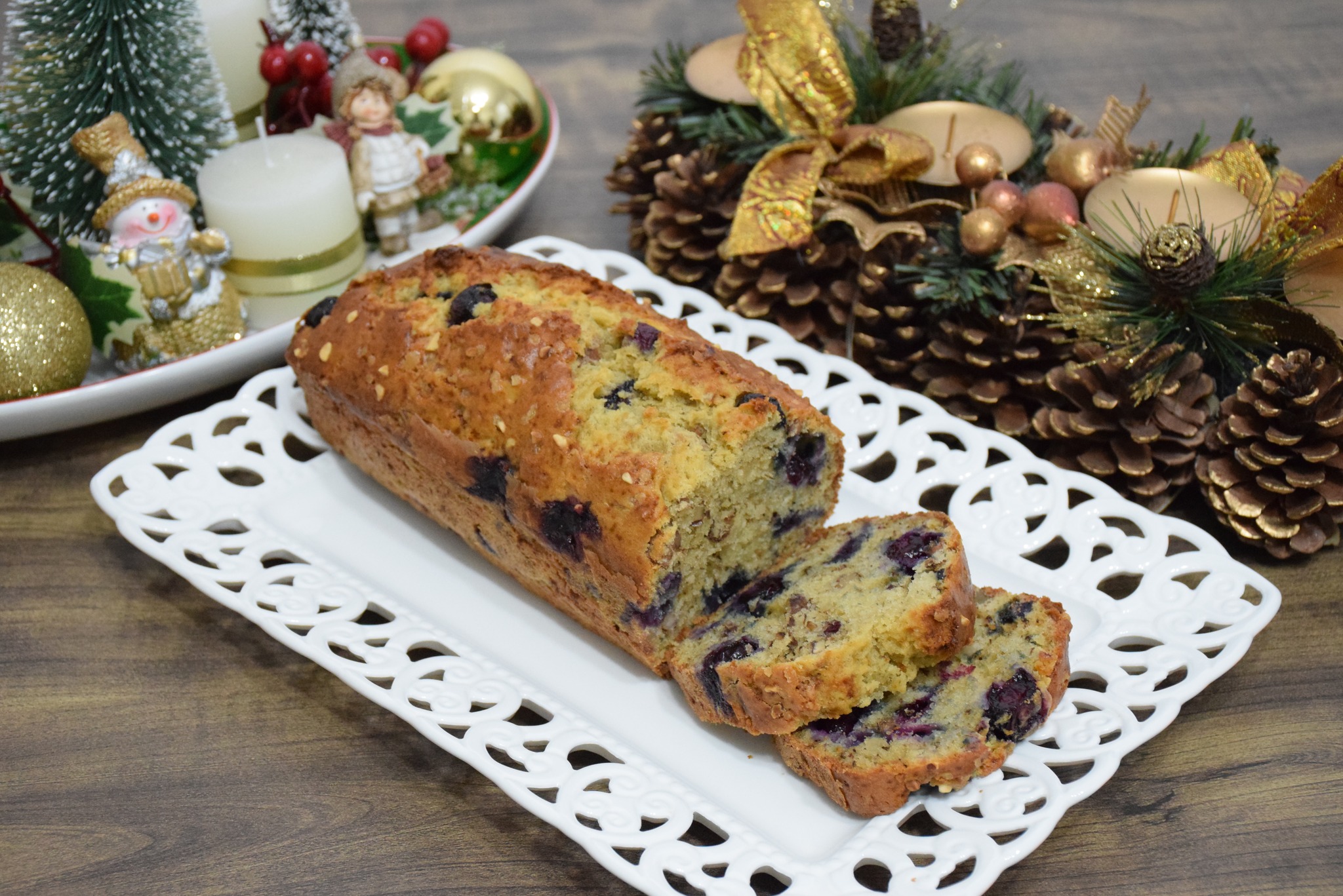 Banana bread cu afine si nuci