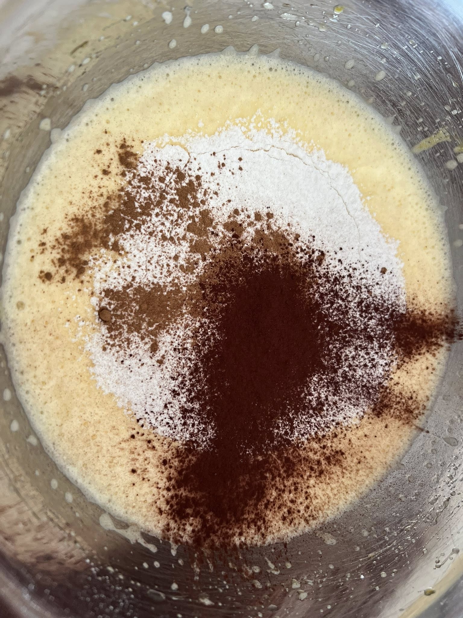 Prajitura cu mere, afine si nuci