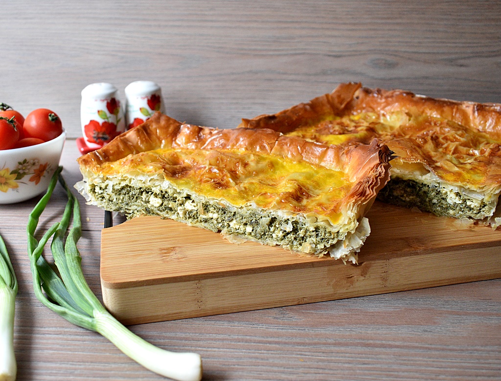 Spanakopita, placinta sarata cu spanac si branza - Reteta savuroasa de casa