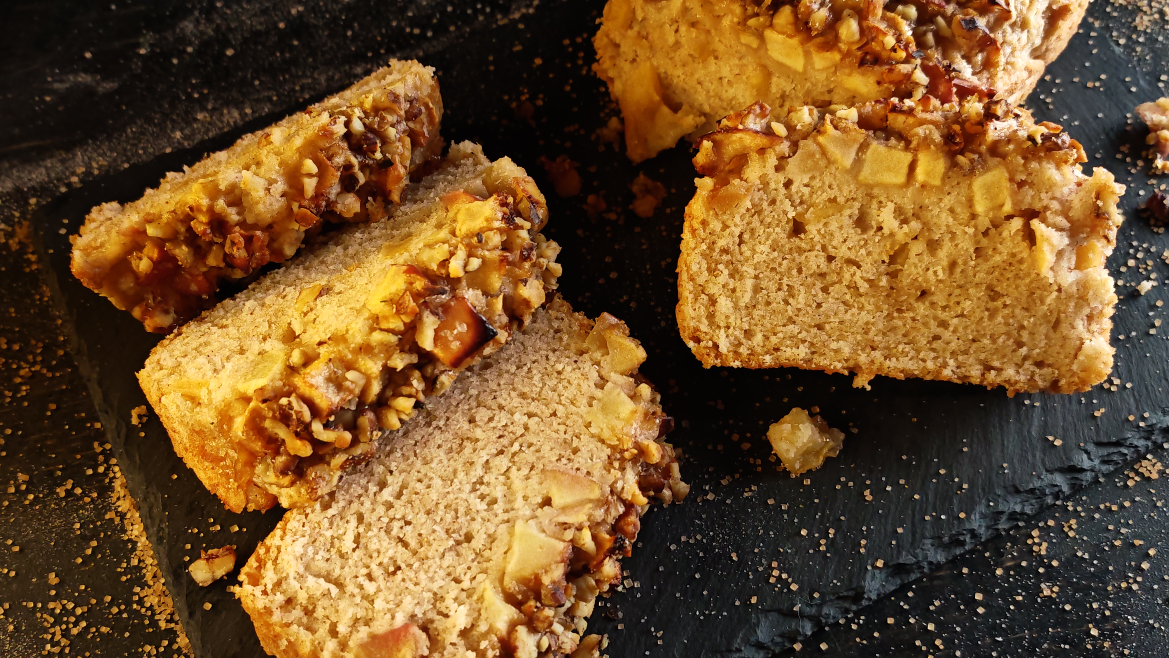 Chec de post cu mere și nuci – desert aromat cu scorțișoară