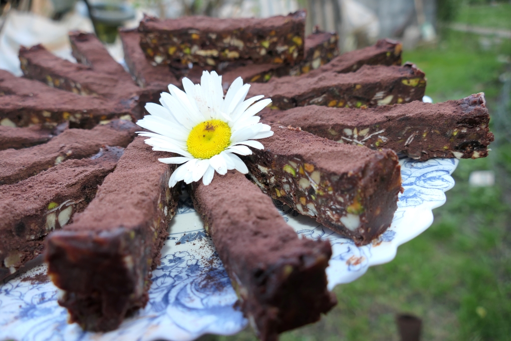Batoane de ciocolata ''cu de toate'' - Delicioase si spornice