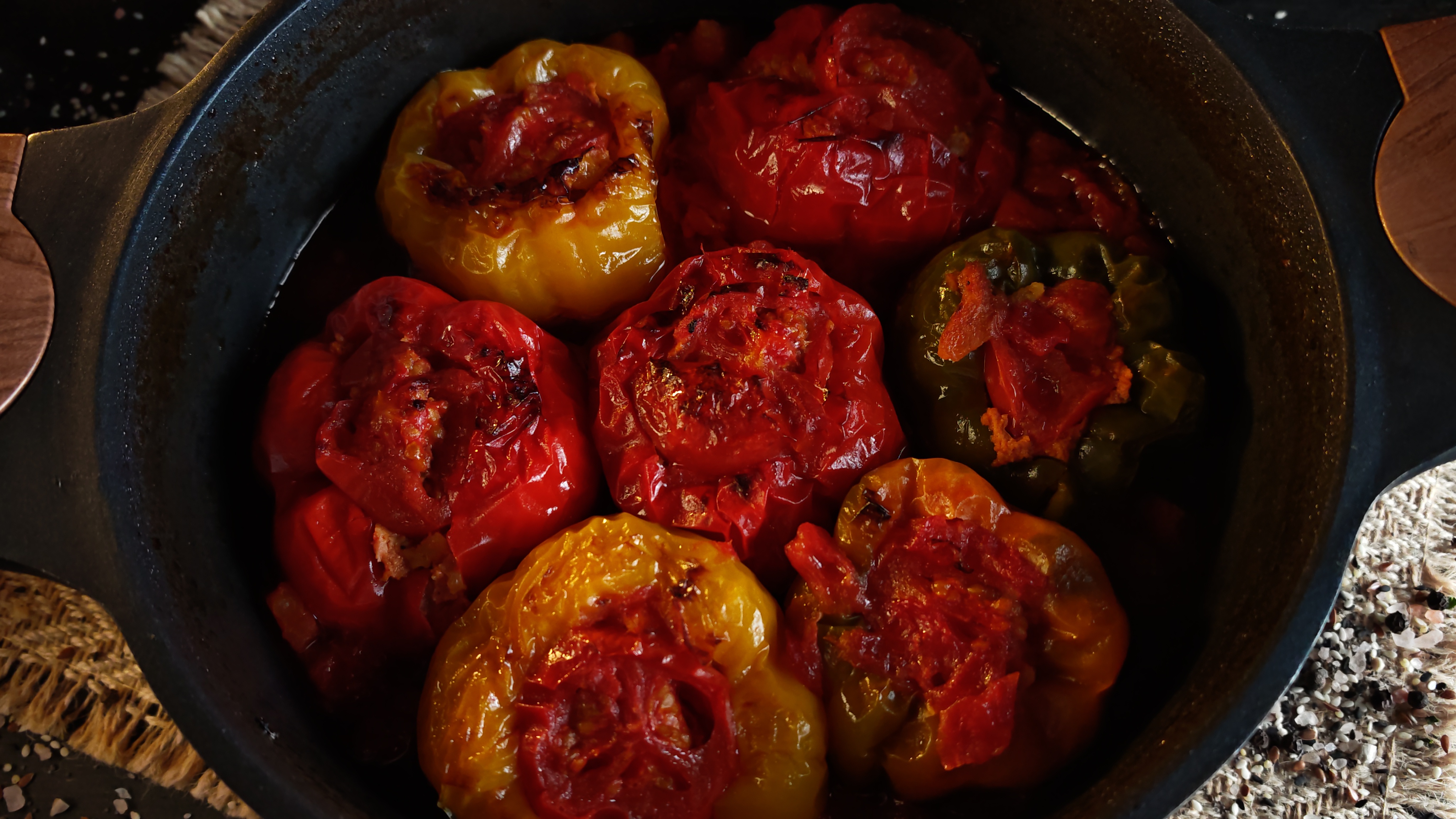 Ardei umpluți cu carne - Rețeta gustoasă și aromată
